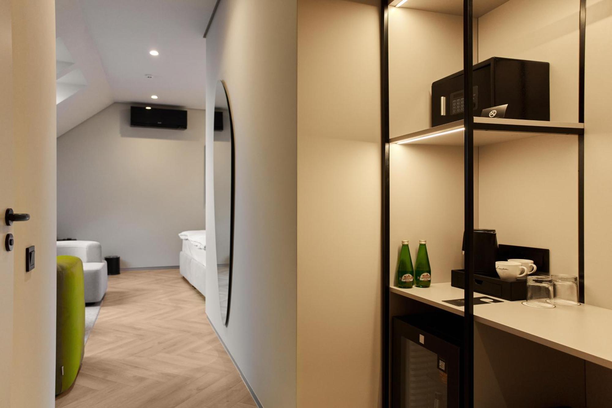 Hotel Laudon Uzhhorod Room photo